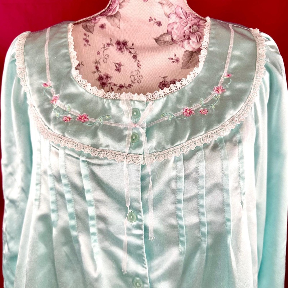Vintage Satin Lace Floral Embroidered Pajama Top 1X Blue Sleepwear‎ Coquette